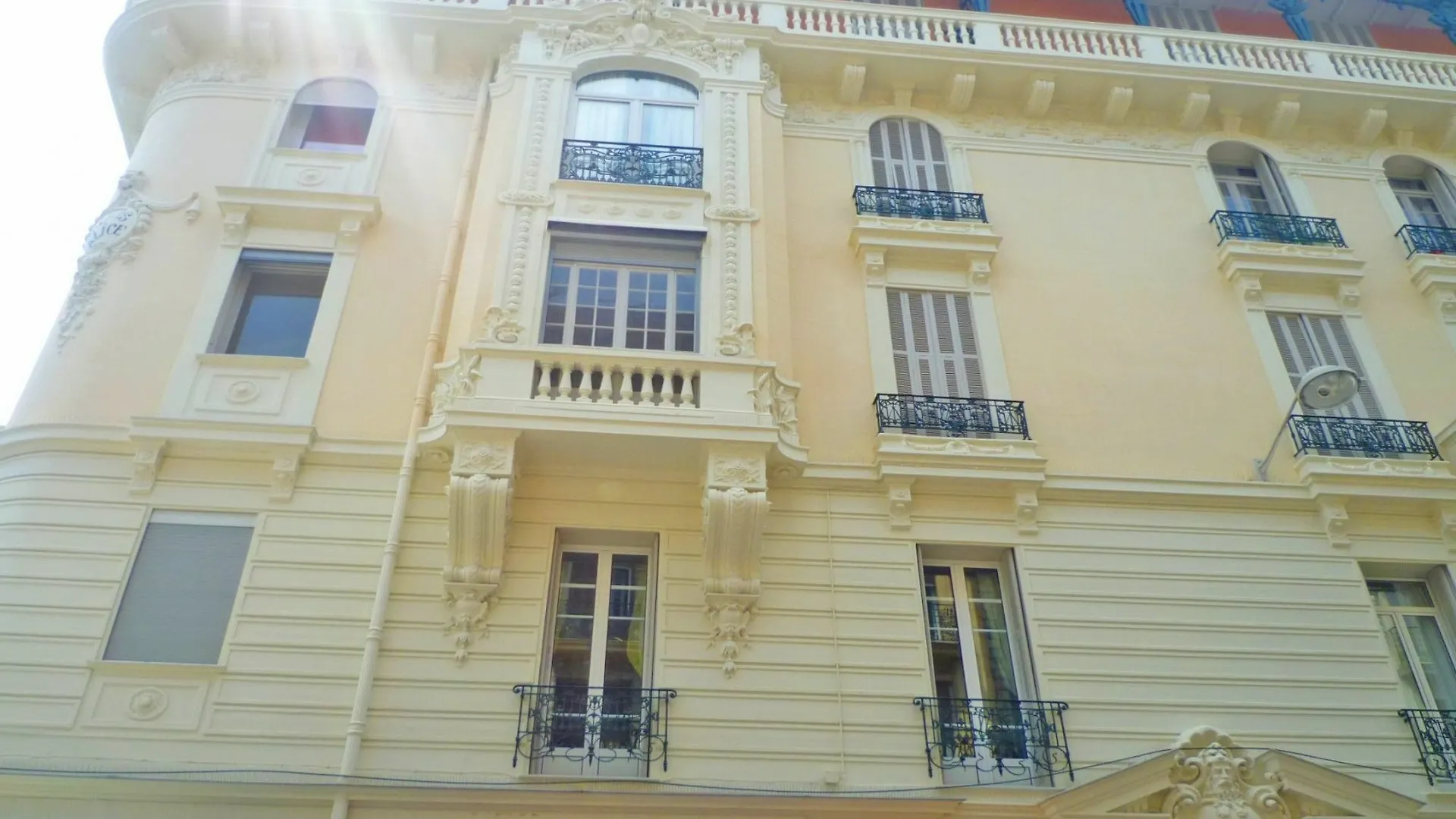 Apartment Nestor&Jeeves - Palais Alice - Central - Very Close Sea Nice France